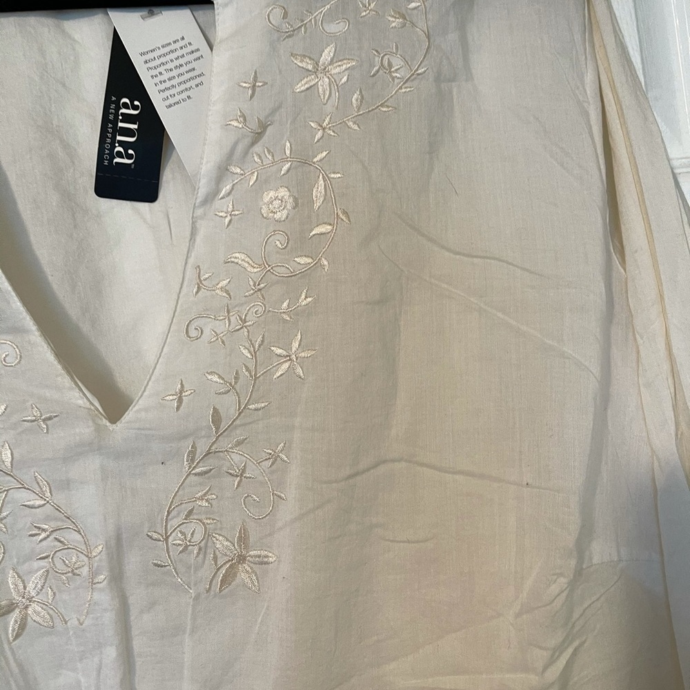 NWT- ANA - Cool White V-Neck Top Size - 2X - Picture 5 of 8